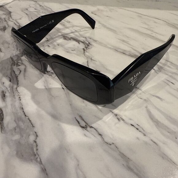 Prada SPR 17W 49-20 1AB-550 145 3N Black Sunglasses for Women - Picture 1 of 7